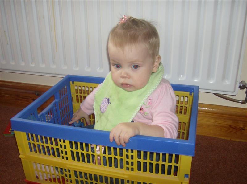 Jess_UKVisit2008 (4).JPG - UK - Man. Mummy was serious about all this shipping kids home business!?...